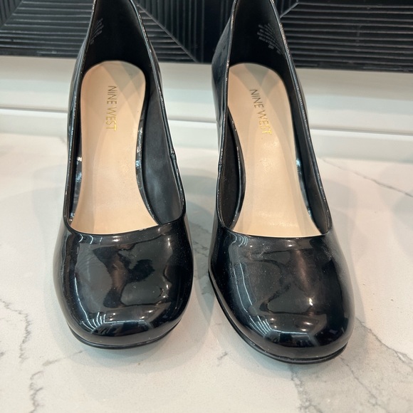 Black patent Nine West heels, never worn. - Picture 2 of 5